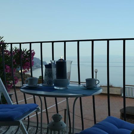 Charming Place 2 Taormina Bagian luar foto