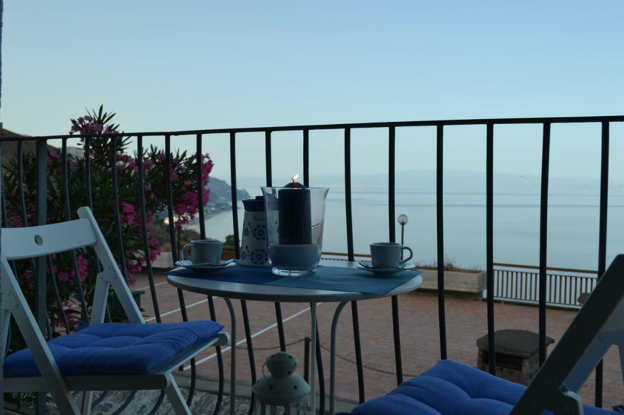 Charming Place 2 Taormina Bagian luar foto