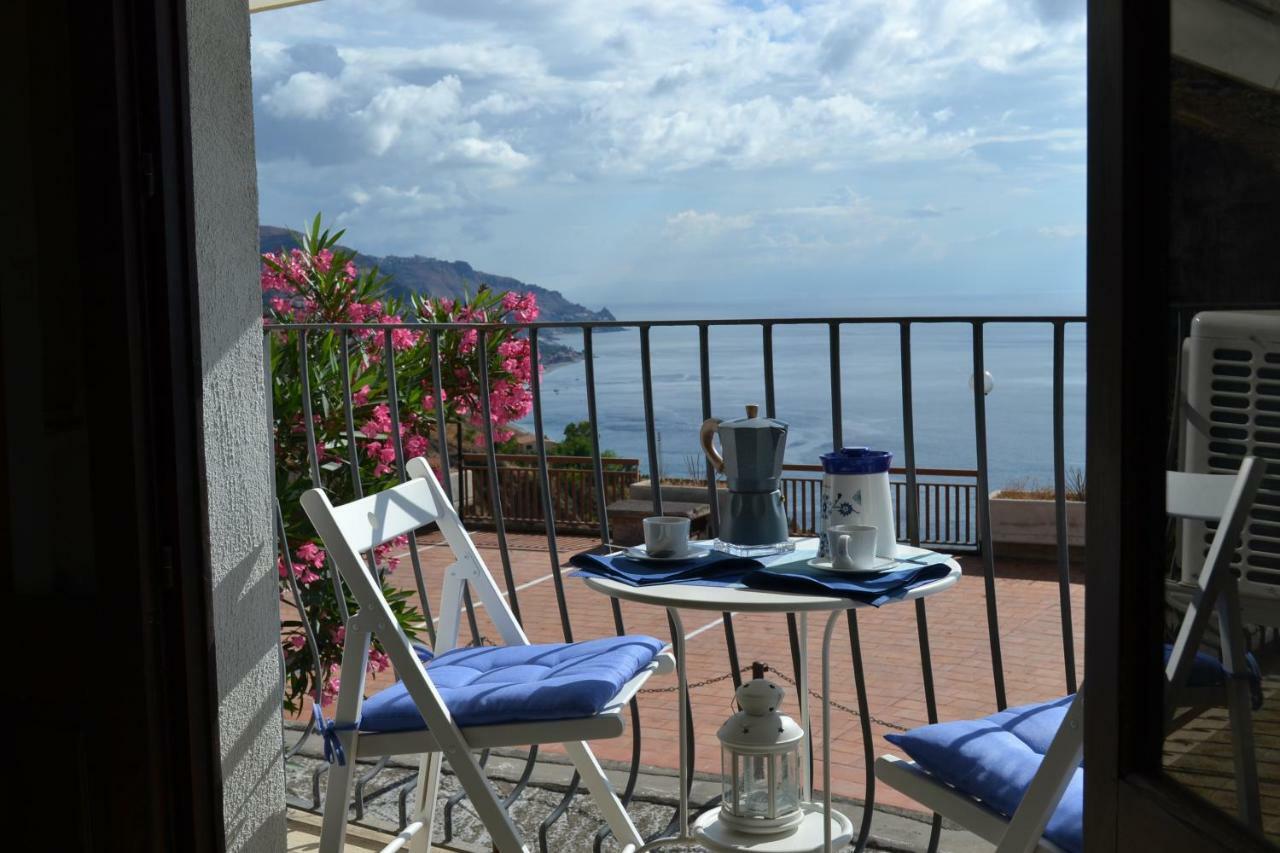 Charming Place 2 Taormina Bagian luar foto